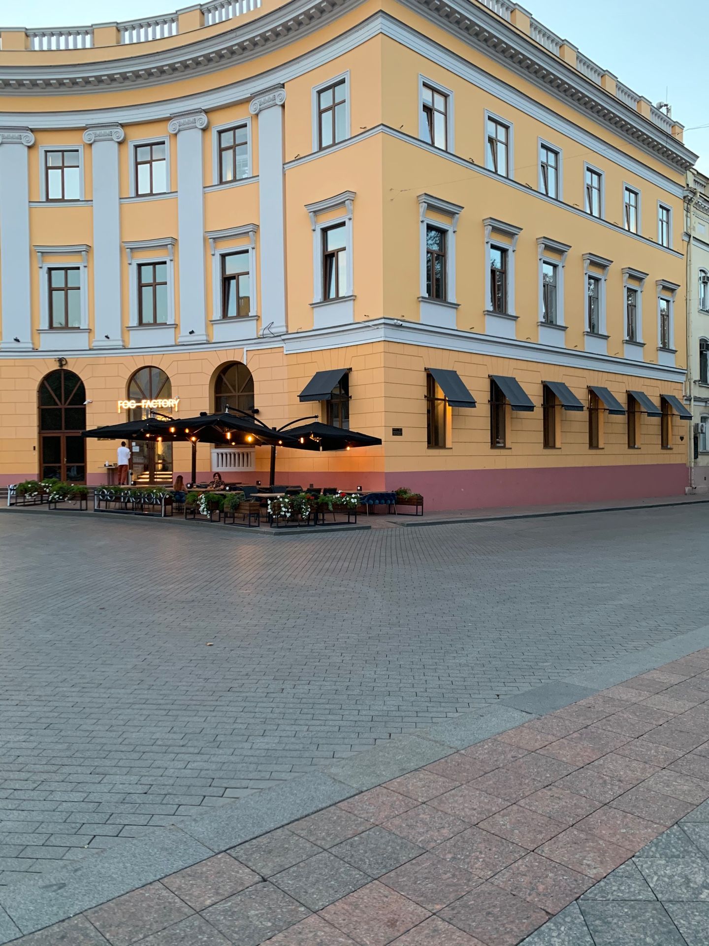 Фасад на Приморском бульваре под ресторан, магазин, сферу услуг.