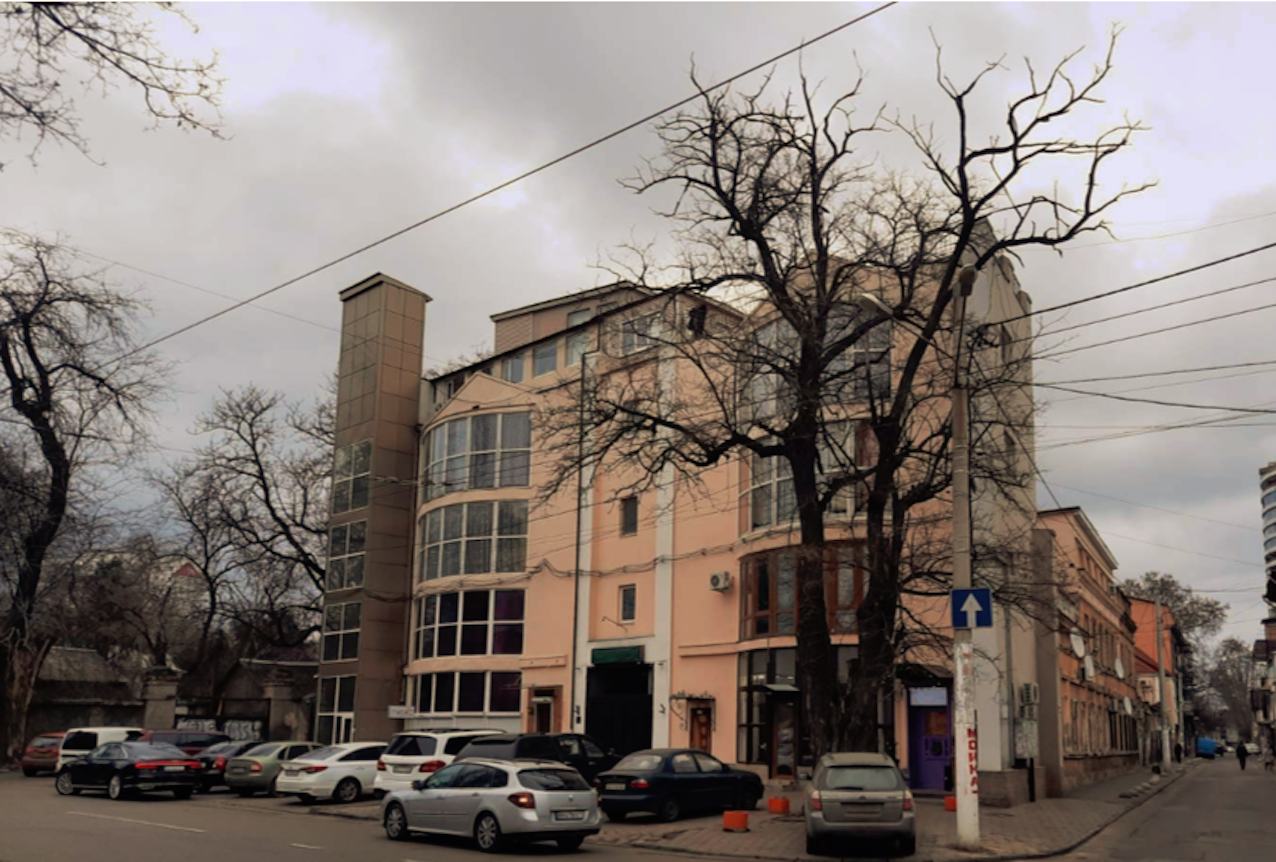 Аренда фасадного помещения в районе парка Шевченко под кафе, салон
