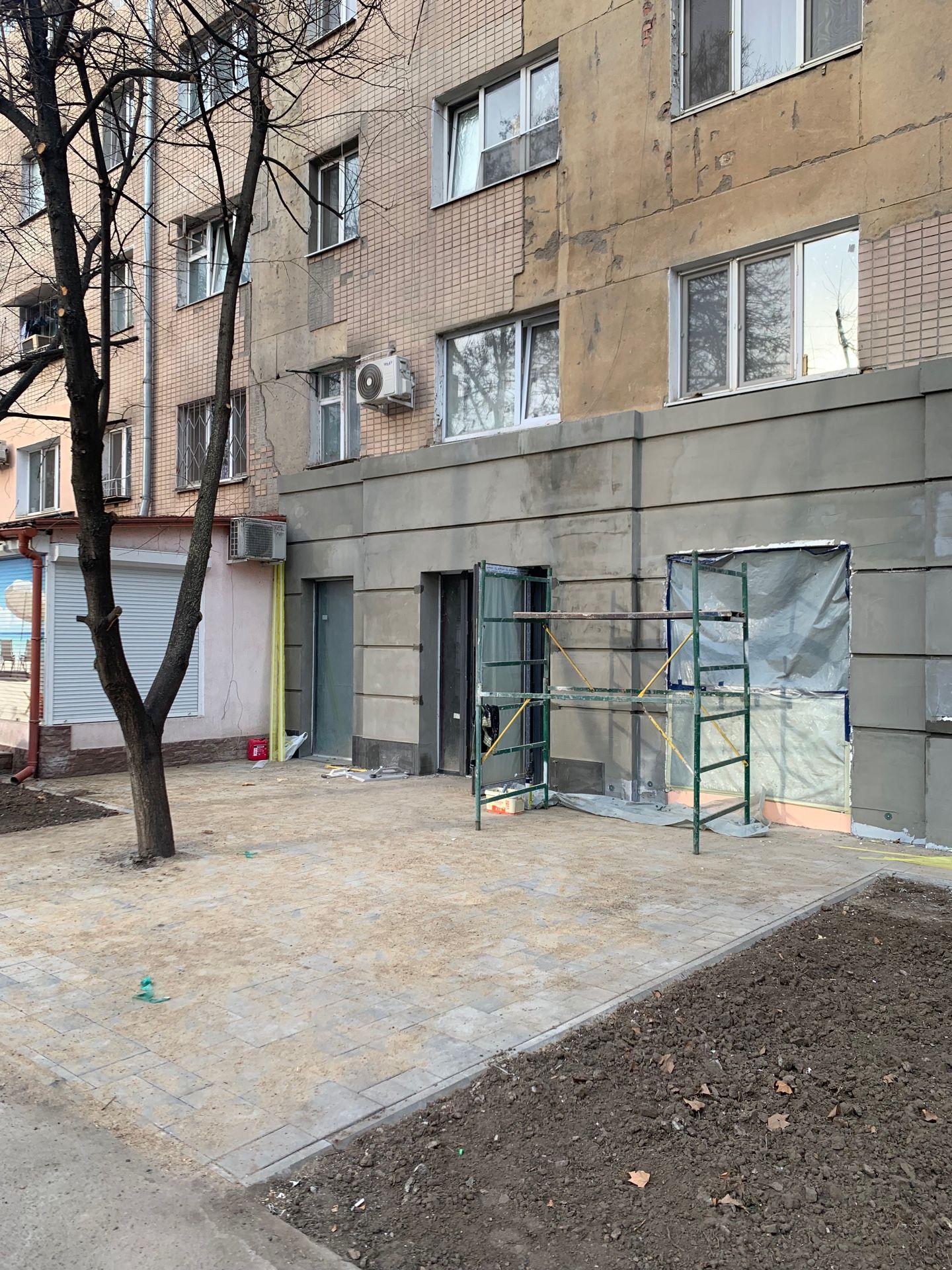 Под магазин, кафе,  90 м.кв., фасадный вход и витрина на Ак.Филатова ID 52097 (Фото 3)