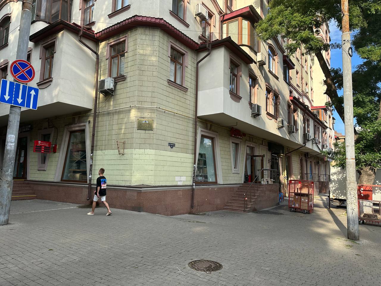 Продам фасадное помещение на ул.Жуковского под клинику, салон, банк ID 52431 (Фото 1)