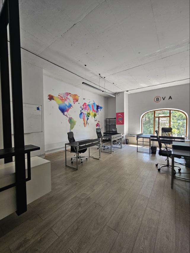 Офис с ремонтом в ЖК Ренессанс у Старобазарного сквера ID 51597 (Фото 9)