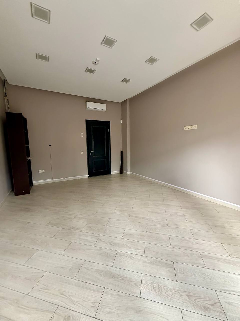 Аренда офиса 150 м² на Французском бульваре в ЖК "Крит" ID 54159 (Фото 2)