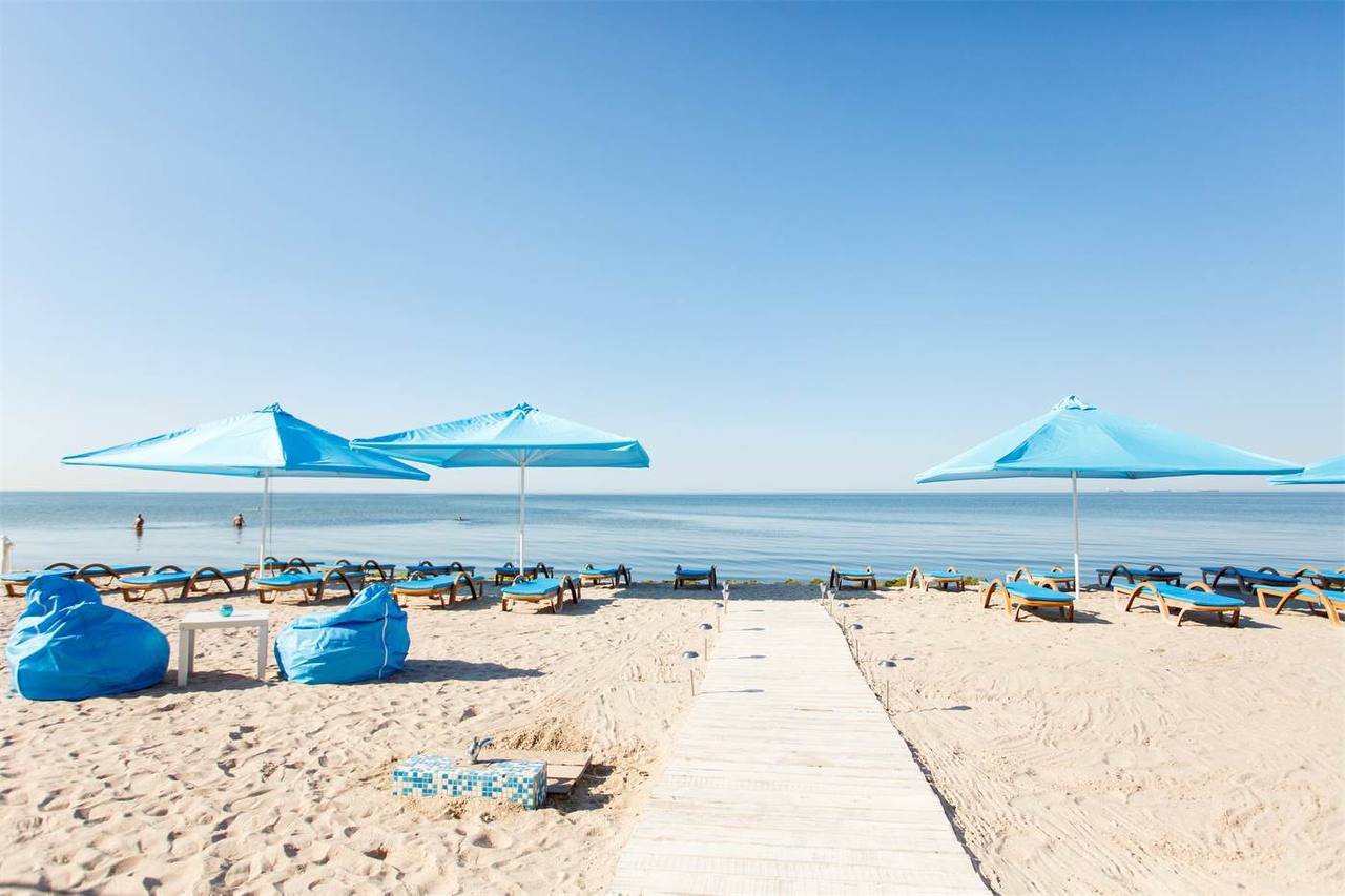 Гостиница в Коблево, 1 линия моря, 1192 м², участок с Госактом ID 54409 (Фото 1)